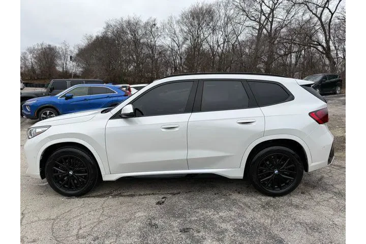$39688 : BMW X1 2025 AWD xDrive28i 4d image 2