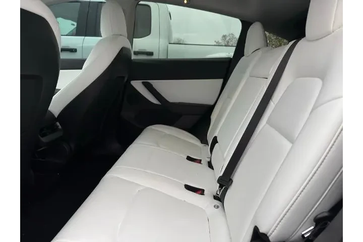 $24995 : Tesla Model Y 2021 AWD Long image 8