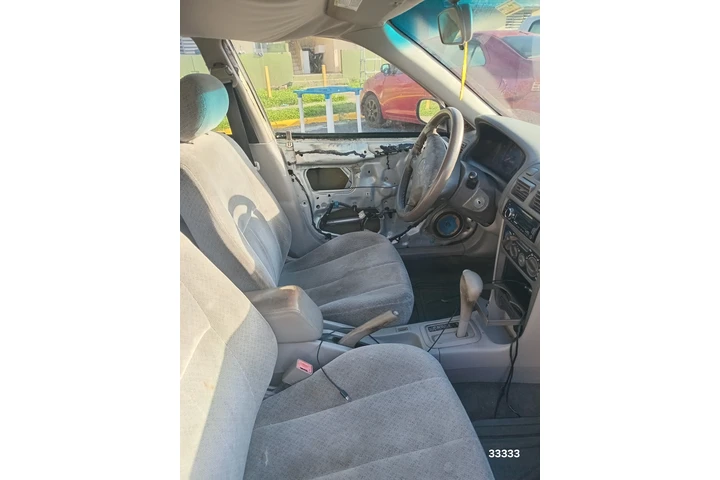 $2000 : Toyota corolla image 9