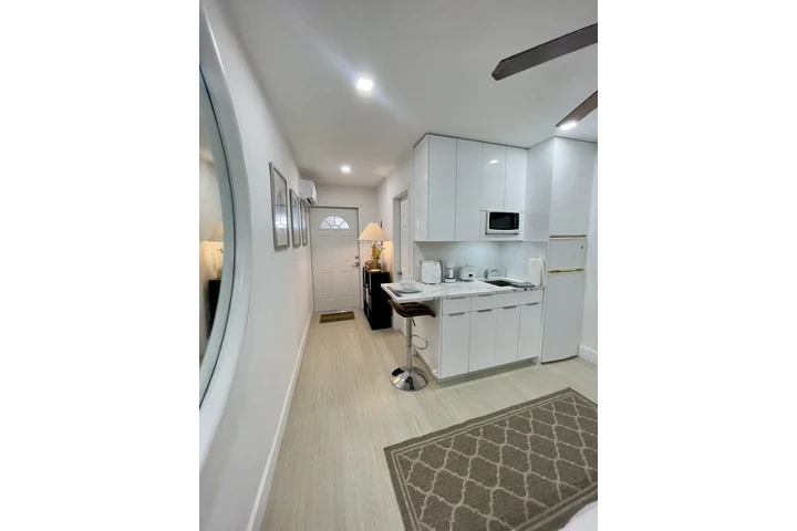 $1500 : Efficency con vista al Lago image 4
