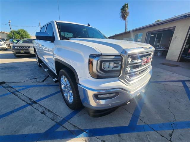 $27995 : 2017 GMC Sierra 1500 SLT Crew image 1