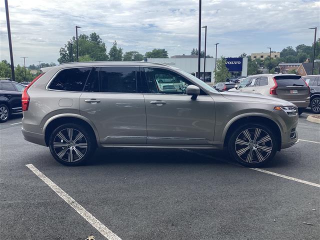 $67415 : PRE-OWNED 2024 VOLVO XC90 B6 image 4