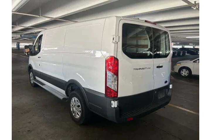 $29995 : Ford Transit 2024 250 3dr SW image 3