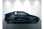 $33997 : Tesla Model Y 2023 AWD 4dr C thumbnail