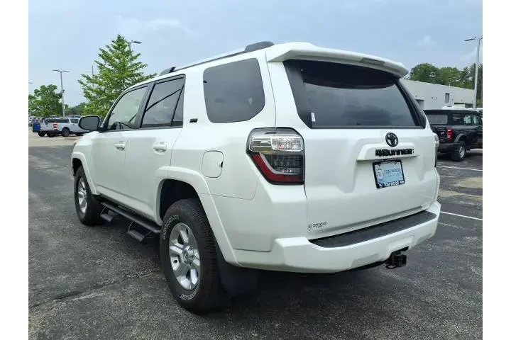$39085 : Toyota 4Runner 2022 4x4 SR5 image 8