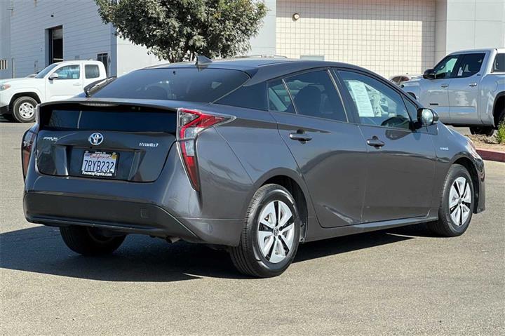 $19928 : Prius Four image 5