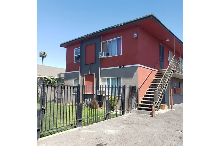$1999 : Los Angeles- 80th St/ Vermont image 4