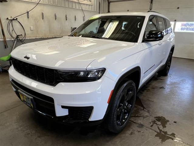 $33495 : 2021 Grand Cherokee L Altitude image 1