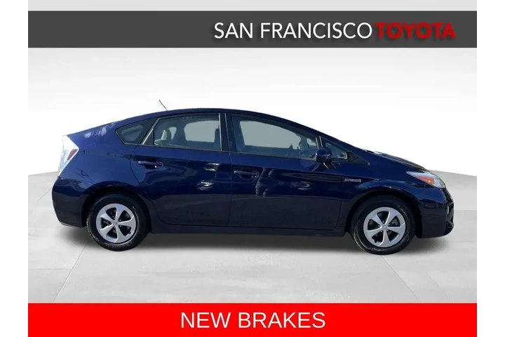 $11788 : 2014 Prius Two image 6