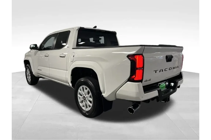 $39588 : Gold Certified2024 Tacoma SR5 image 3