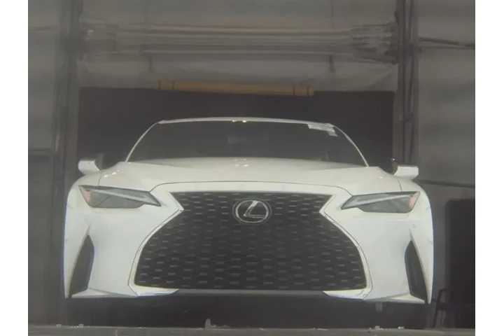 $28490 : Lexus IS 300 2023 4dr Sedan image 3