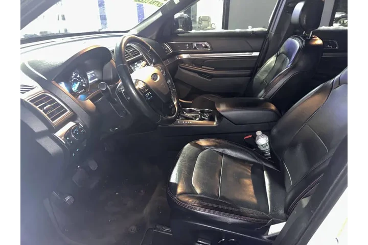 $16995 : 2017 Explorer Sport image 10