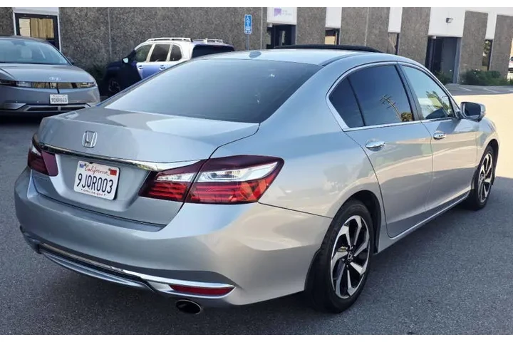 $12950 : 2017 Accord EX image 6