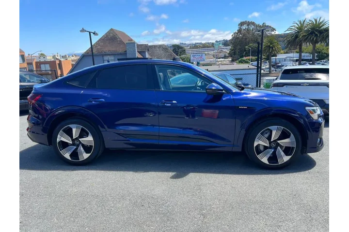 $27900 : 2021 e-tron Sportback Prestig image 4