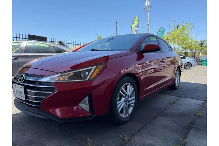 2019 Elantra SEL image 6