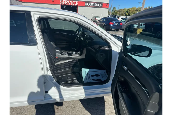 $14980 : 2019 300 300S AWD image 9