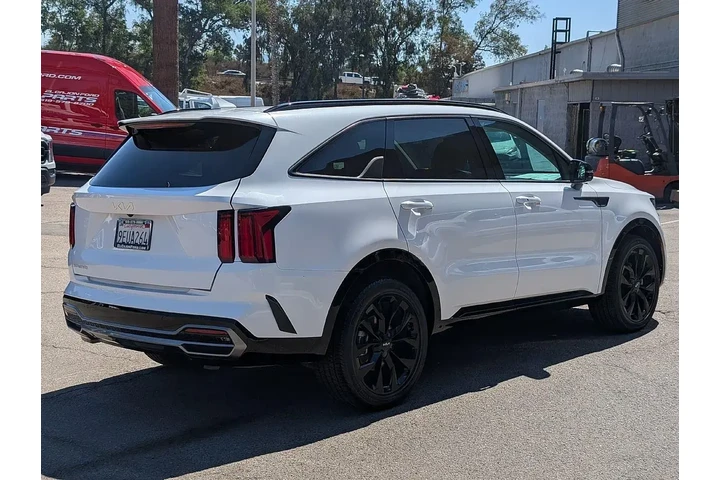 $32336 : Kia Sorento 2023 SX 4dr SUV image 10