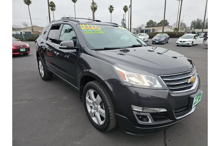 $13995 : 2017 Traverse LT image 4