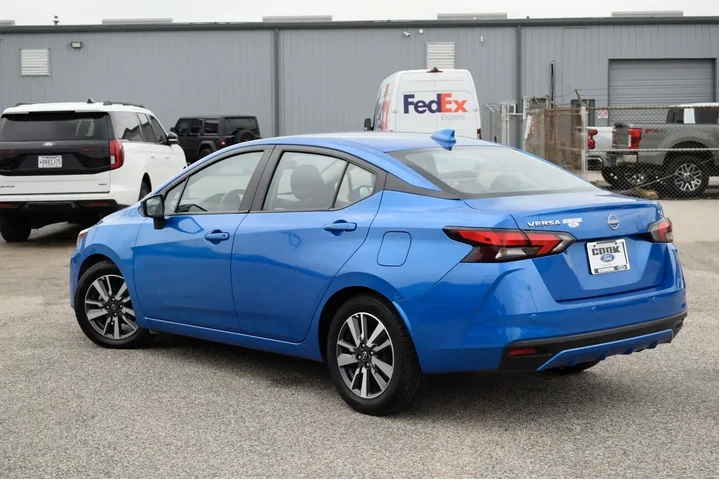$15758 : Nissan Versa 2023 SV 4dr Sed image 8