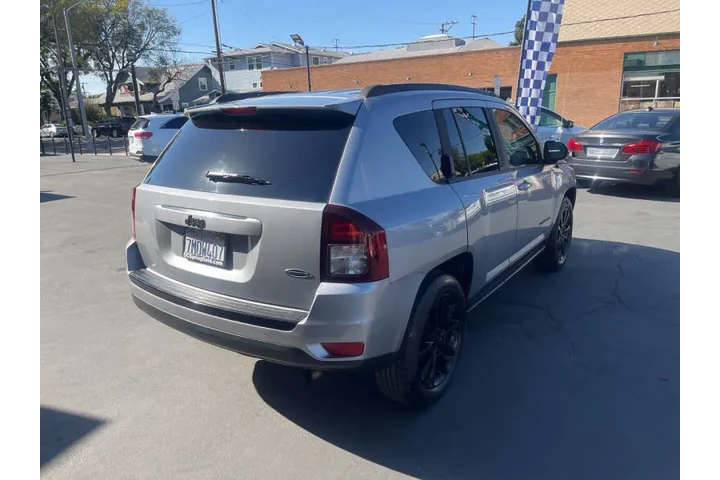 $9995 : 2015 Compass Altitude Edition image 6