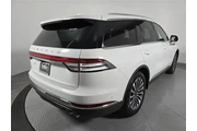 $35702 : Lincoln Aviator 2020 AWD Res thumbnail