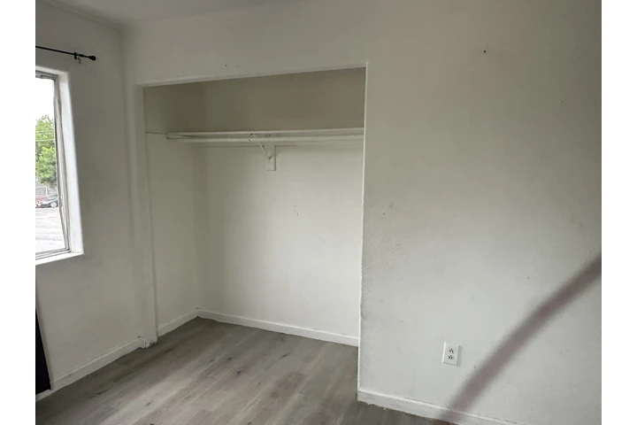 $850 : Rento cuarto image 5