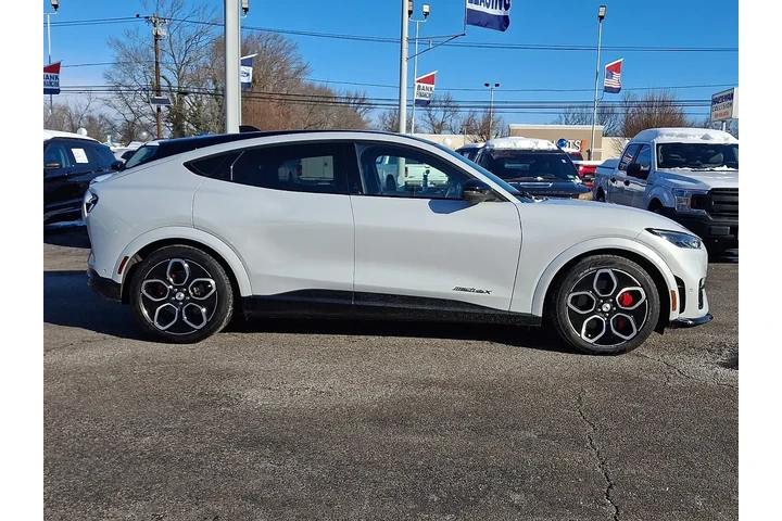 $33995 : Ford Mustang Mach-E 2023 AWD image 8