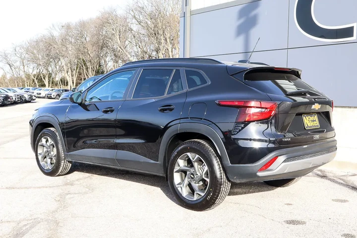 $21488 : 2025 Trax FWD 4dr LT image 6