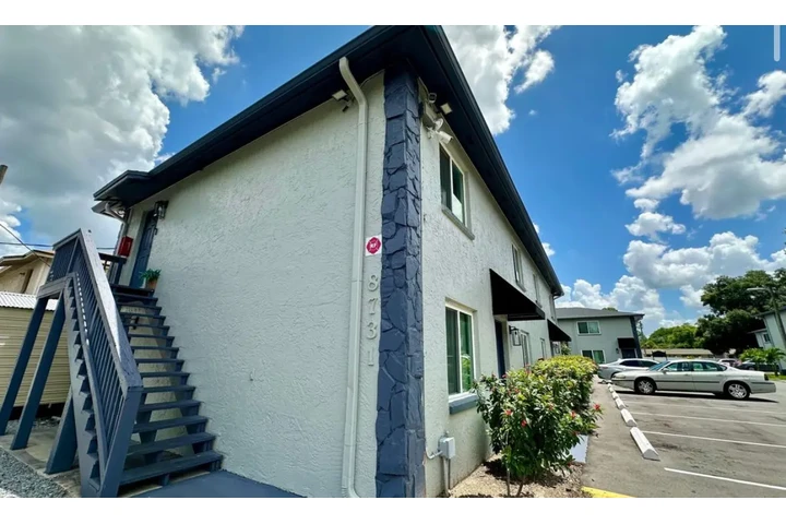 $880 : Affordable Two-Bedroom Apt image 6