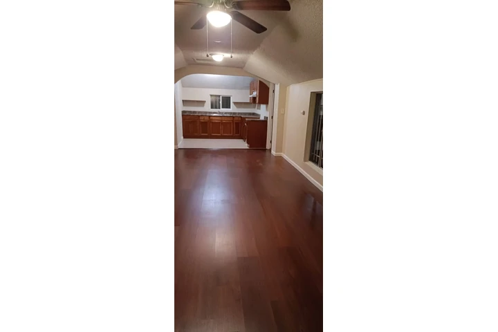 $2495 : 3 bedroom casita  in Inglewood image 5