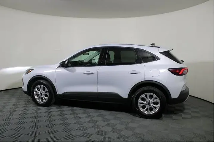 $23500 : Ford Escape 2025 AWD Active image 5