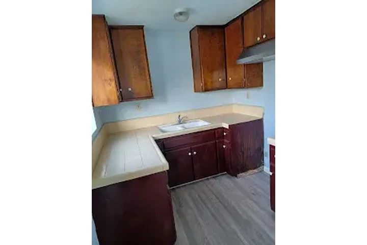 $1900 : BELL GARDENS RENTO APTO. image 3