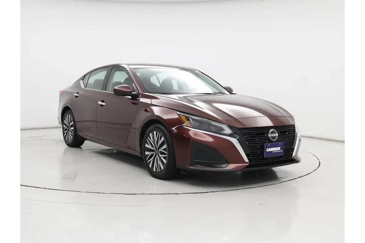 $17998 : Nissan Altima 2023 2.5 SV 4d image 1