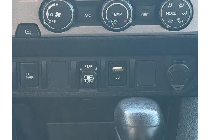 $16981 : Toyota Tacoma 2019 4x2 TRD O image 6