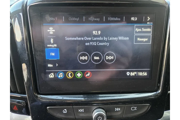 Chevrolet Traverse 2021 4x4 image 9