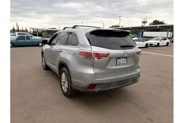 $18900 : Toyota Highlander 2015 LE 4d image 3