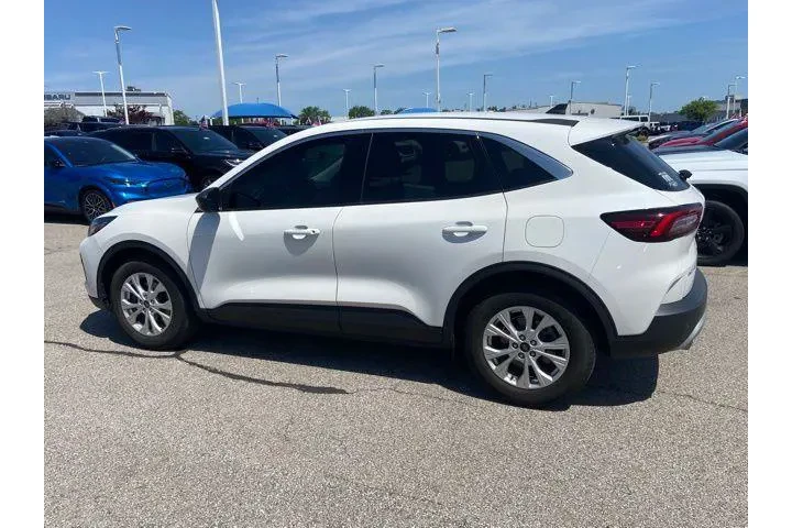 $22319 : Ford Escape 2023 Active 4dr image 8
