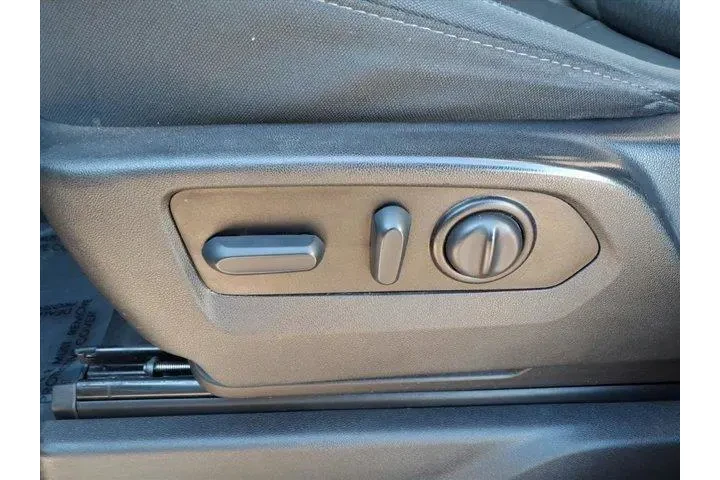 $32987 : Chevrolet Silverado 1500 Lim image 6