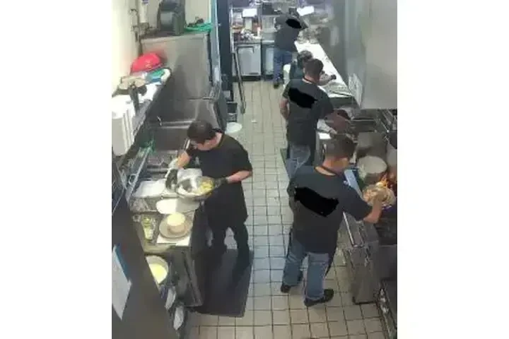 SOLICITO LAVAPLATOS📍 image 1