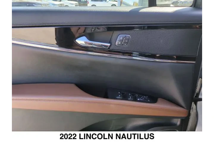 $34875 : Lincoln Nautilus 2022 AWD Re image 10