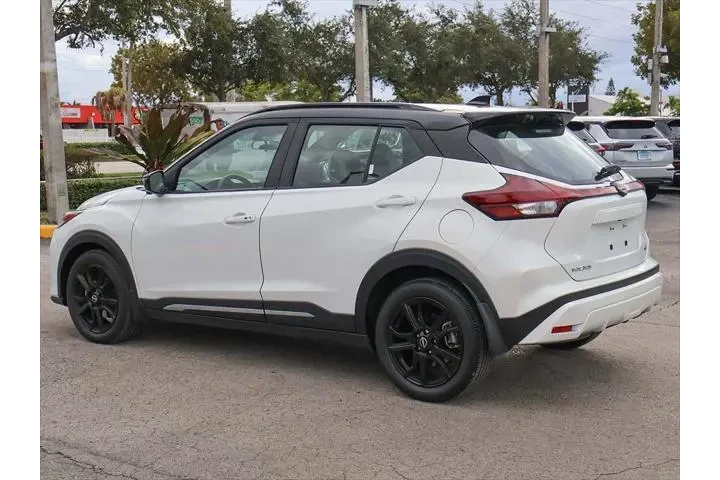 $19690 : Nissan Kicks 2024 SR 4dr Cro image 8
