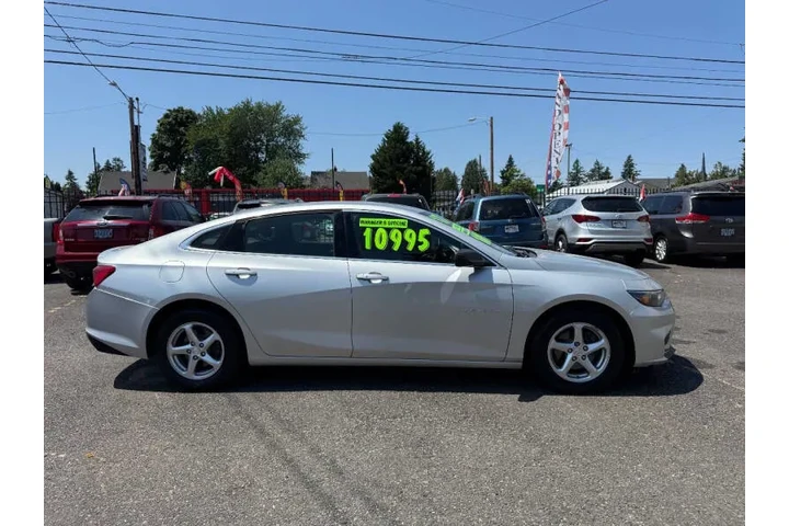 $10995 : 2017 Malibu LS image 10