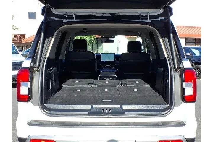 $39999 : Ford Expedition 2024 4x4 XLT image 10