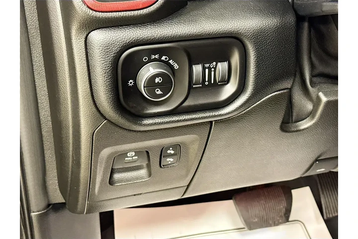 $27955 : Ram 1500 2019 4x4 Rebel 4dr image 10