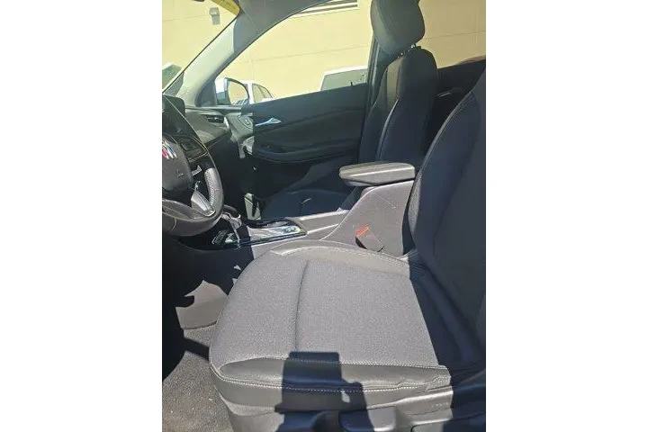 $20000 : Buick Encore GX 2025 Preferr image 5