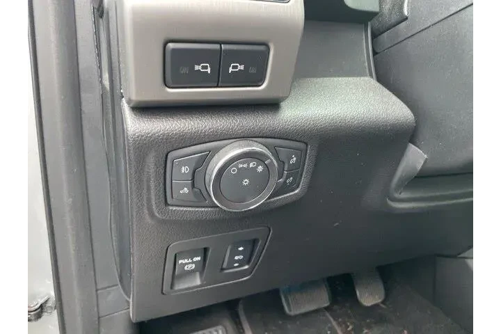 $38993 : Ford F-150 2018 4x4 Platinum image 7