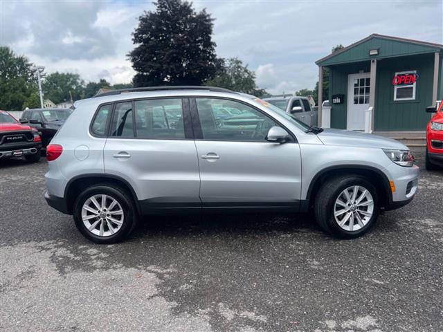 $12990 : 2018 Tiguan Limited image 2