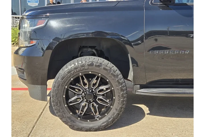 Chevrolet Suburban 2018 4x4 image 5