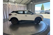 $18084 : Nissan Kicks 2023 S 4dr Cros thumbnail