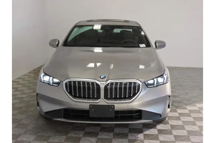 $39995 : BMW 5 Series 2024 AWD 530i x image 5